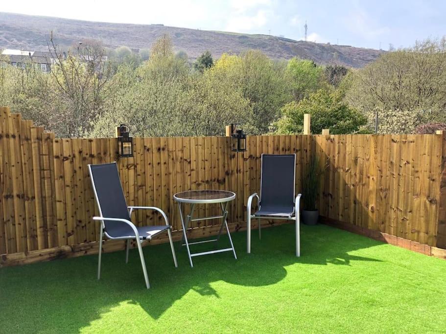 Rhondda Valleys With Breathtaking Riverside Views Llwynypia Extérieur photo