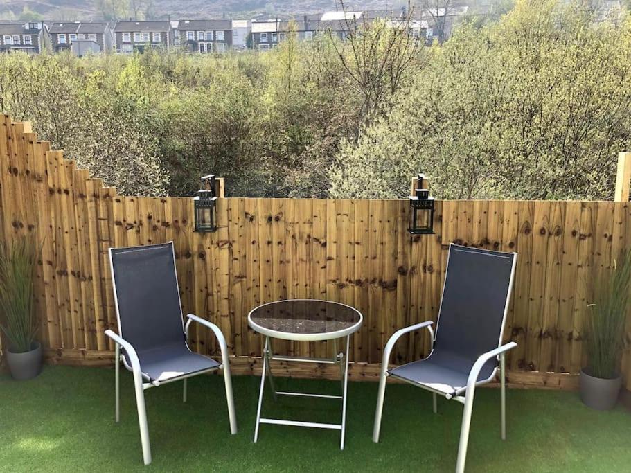 Rhondda Valleys With Breathtaking Riverside Views Llwynypia Extérieur photo
